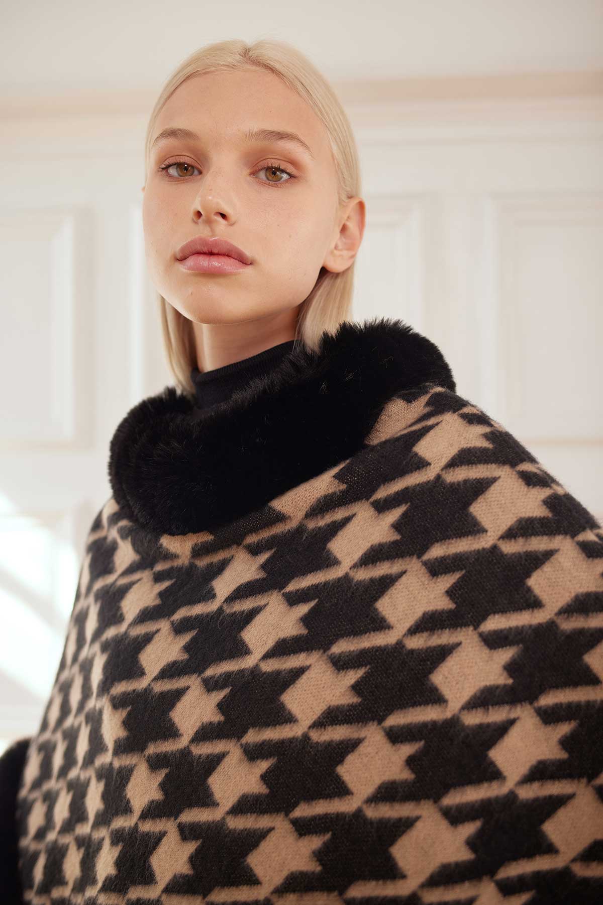 CAPE NANA BLACK TAUPE