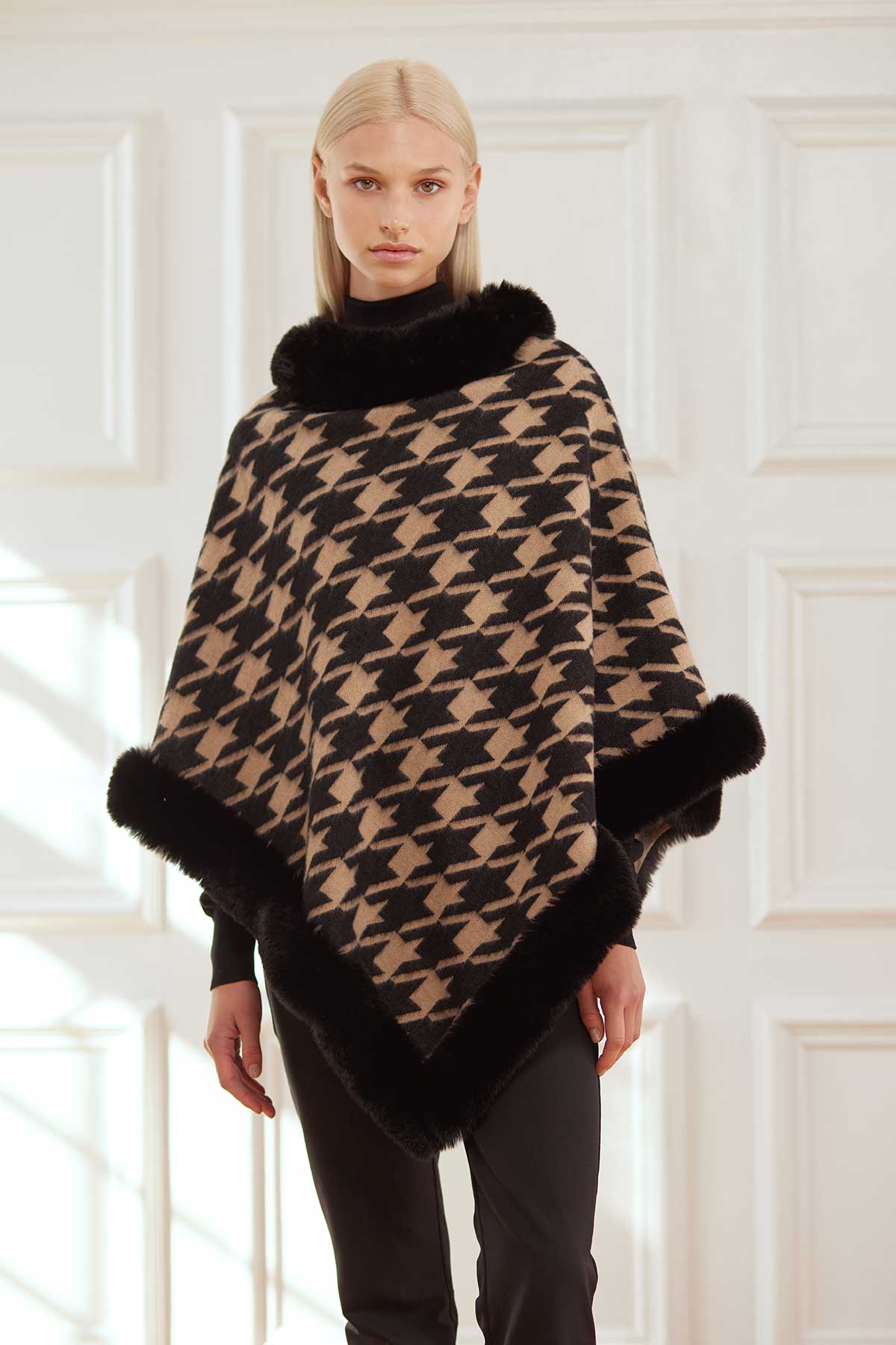 CAPE NANA BLACK TAUPE